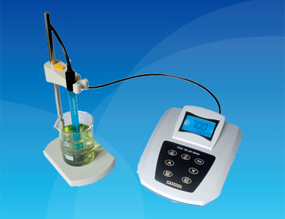 Lab Desktop pH Meter